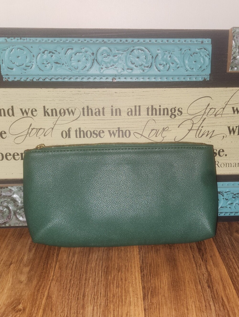 HUNTER GREEN QUILTED TOTE FASHION BUNDLE 💥FREE GWP, READ BELOW💥 - Picture 3 of 16